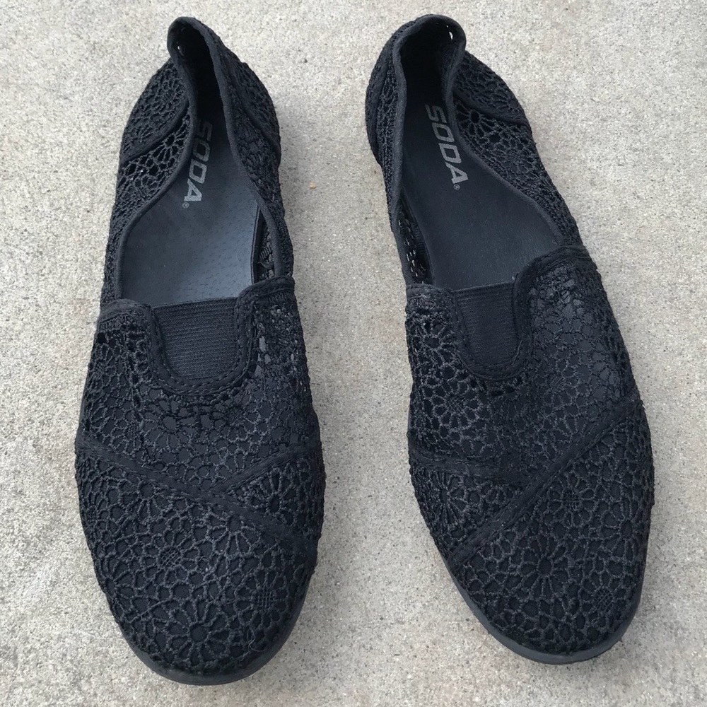 Black Lace flats Sodas